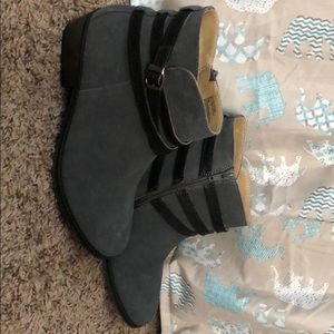 White mountain booties